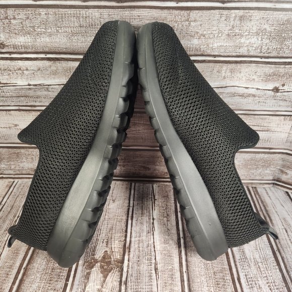 SKECHERS GOGA MAX GO WALK Wide Fit Men\'s 10 Black Slip On Sneakers Shoes EUC main image 4